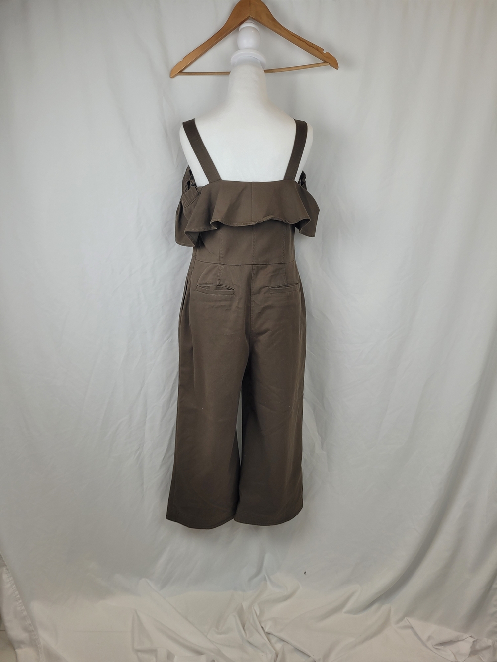 Banana Republic NWOT Olive Off-Shoulder Ruffle Jumpsuit with Tie Waist  Size 4 - Picture 5 of 14